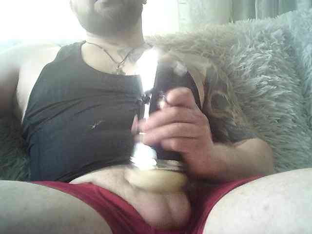 Aleksey11111 Live Webcam on BongaCams