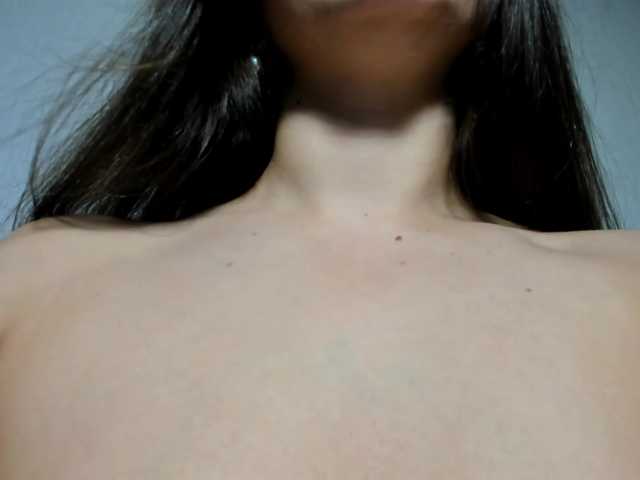  Mia-Callme chat room
