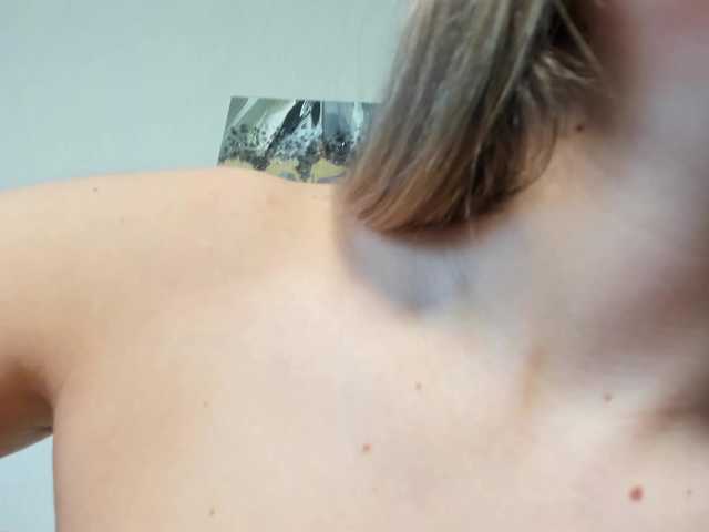 Mia-Callme's BongaCams show and profile