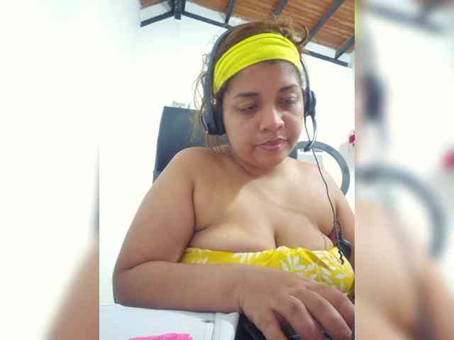 OhYesLinda webcam