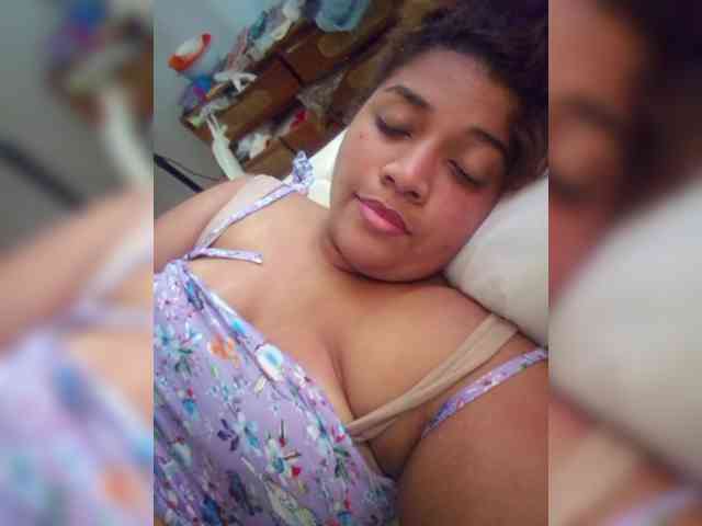 OhYesLinda webcam