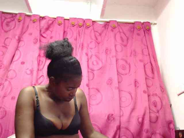 NickyKendal webcam