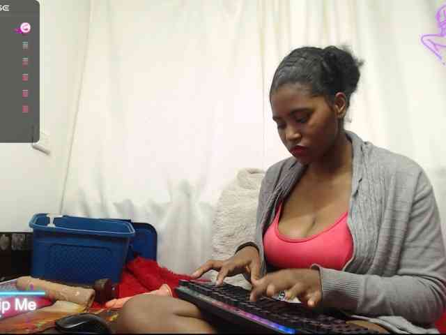 NickyKendal webcam
