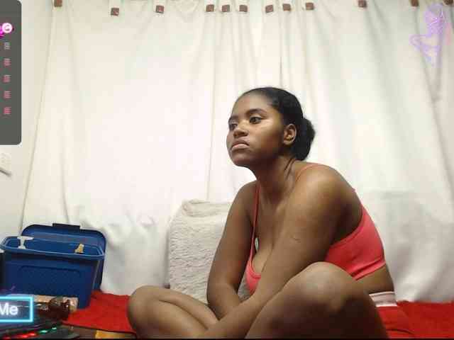 NickyKendal webcam