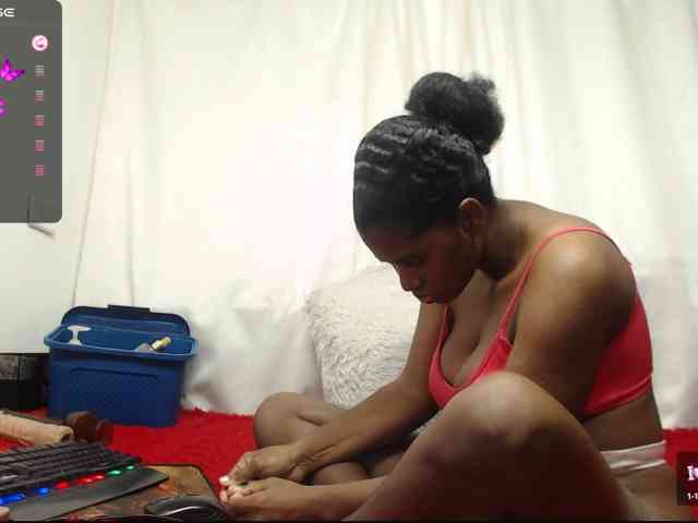 NickyKendal webcam