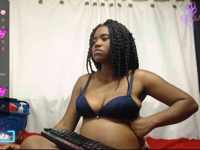 NickyKendal webcam