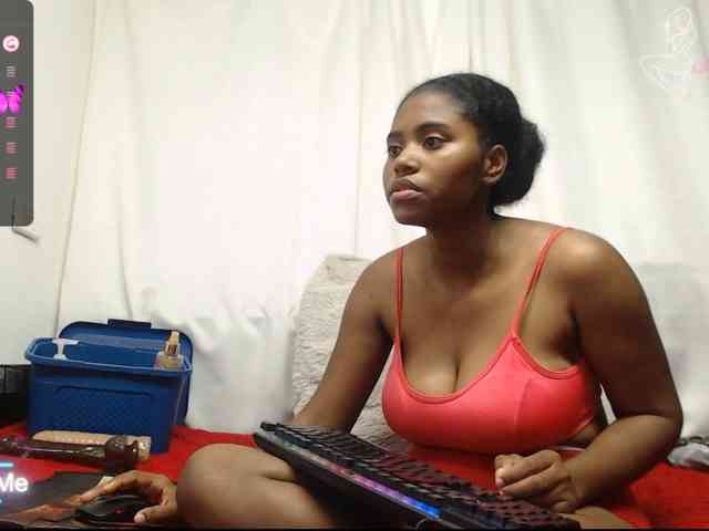 NickyKendal webcam