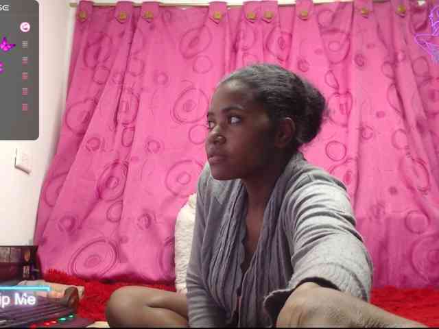 NickyKendal webcam