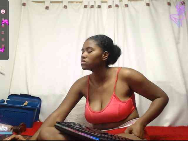 NickyKendal webcam