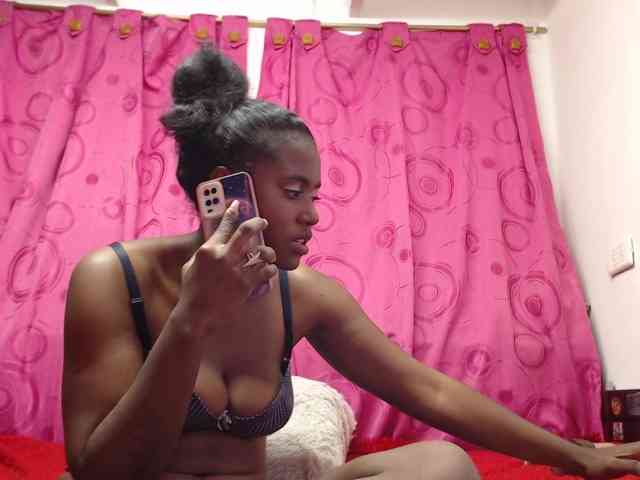 NickyKendal webcam