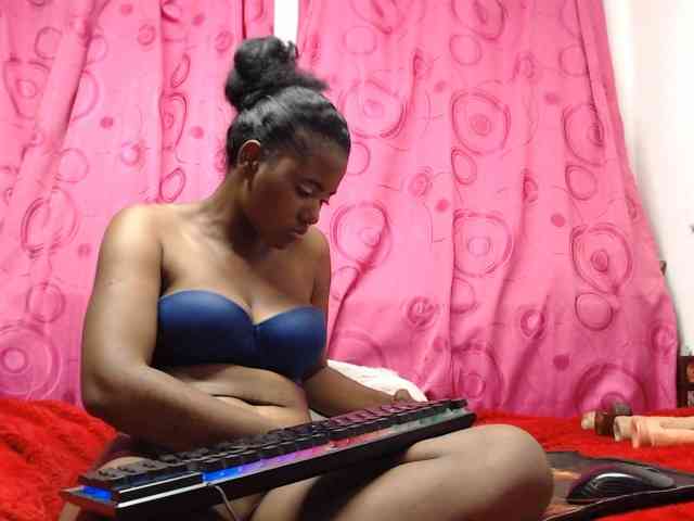 NickyKendal webcam
