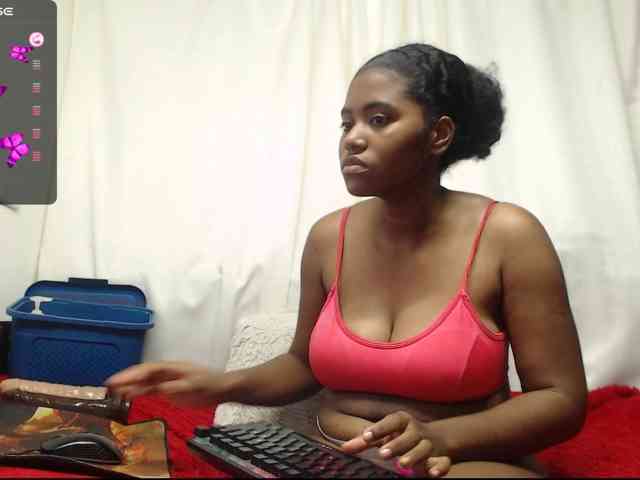 NickyKendal webcam
