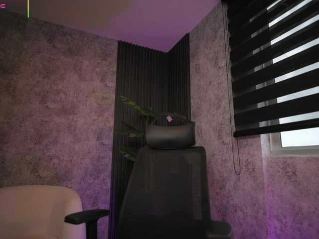 AmyWalker's BongaCams show and profile