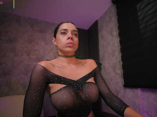 AmyWalker's BongaCams show and profile