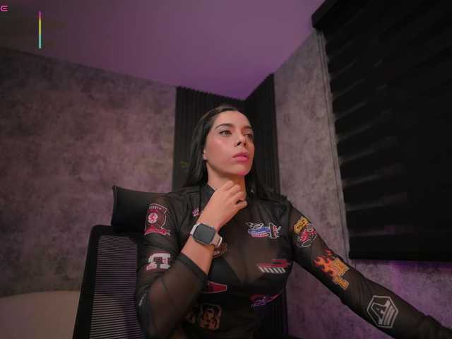 AmyWalker's BongaCams show and profile