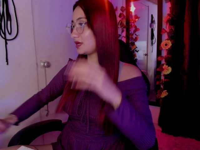 Laurahoot20's BongaCams show and profile