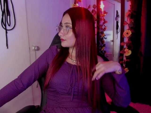 Laurahoot20's BongaCams show and profile