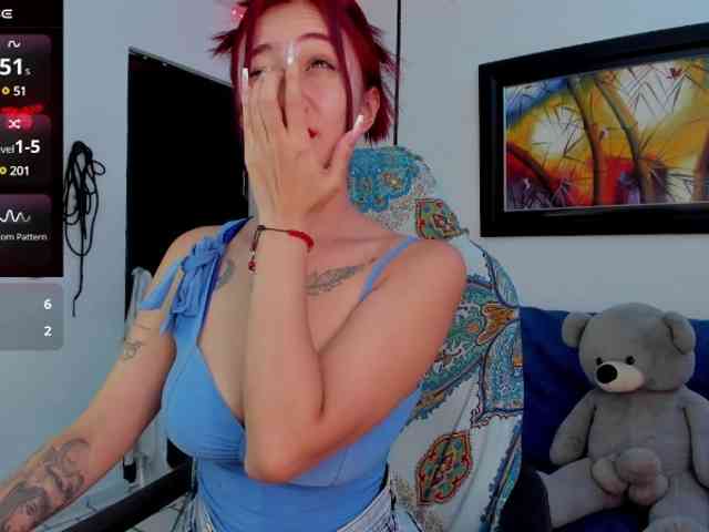Laurahoot20 webcam