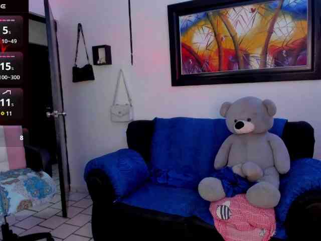 Laurahoot20 webcam