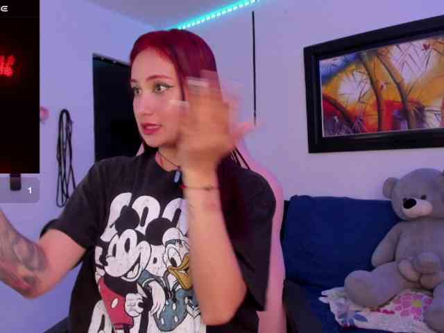 Laurahoot20 webcam