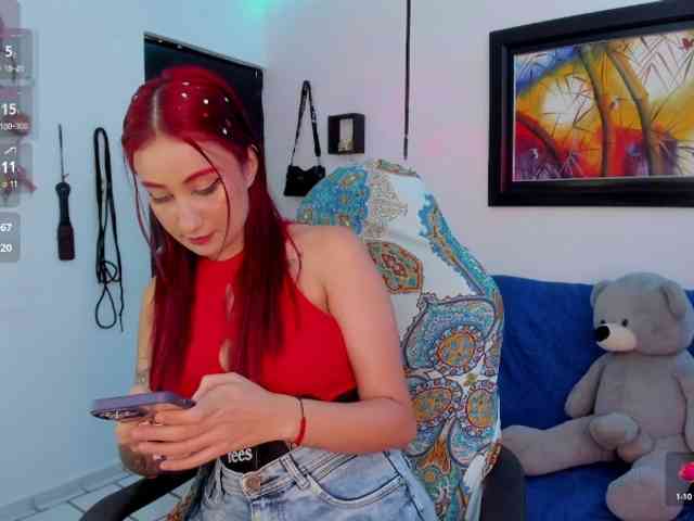 Laurahoot20 webcam