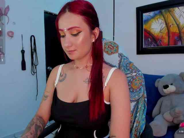 Laurahoot20 webcam