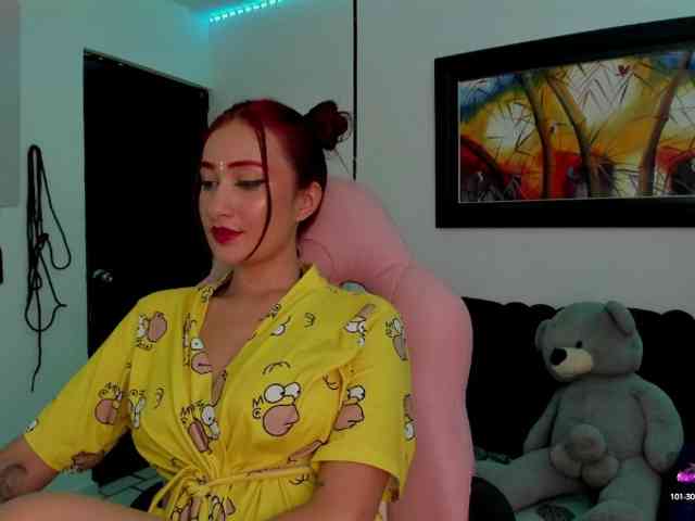 Laurahoot20 webcam