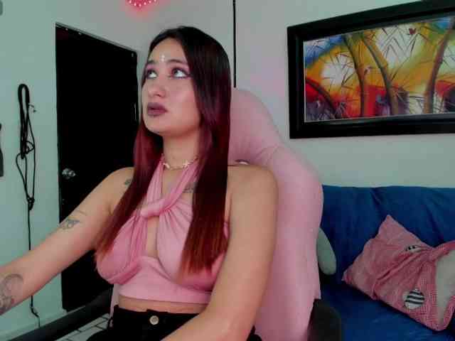 Laurahoot20 webcam