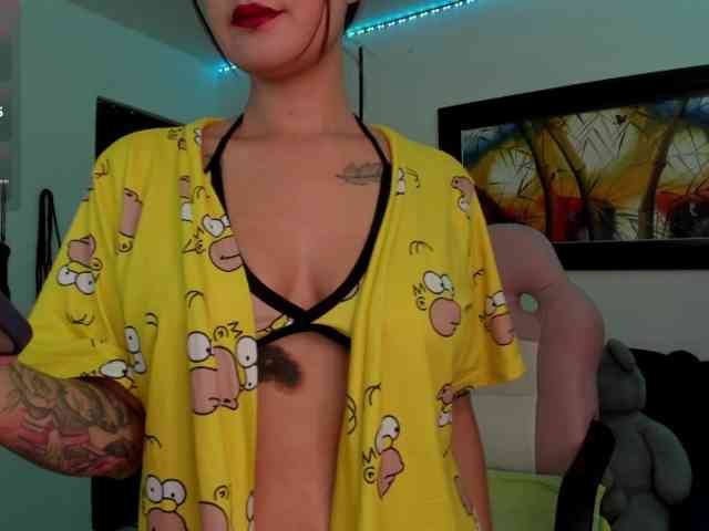 Laurahoot20 webcam
