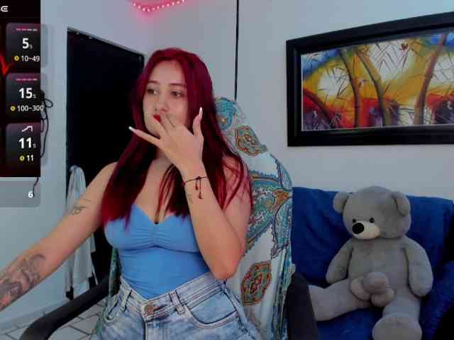 Laurahoot20 webcam