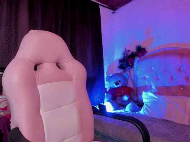 Laurahoot20 Laurahoot20