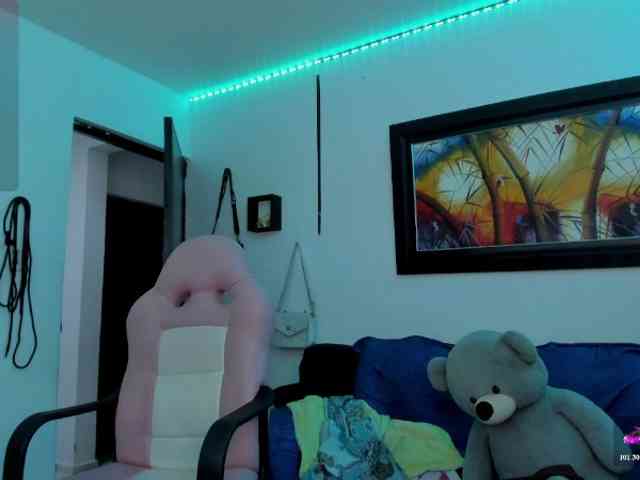 Laurahoot20 webcam