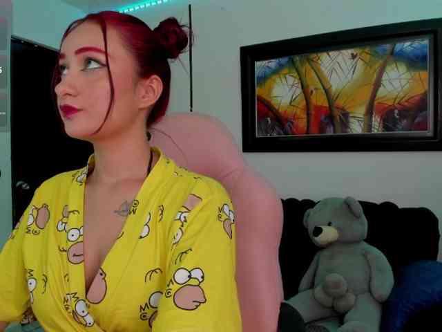 Laurahoot20 webcam