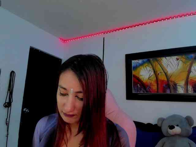 Laurahoot20 webcam