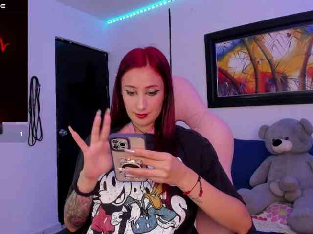 Laurahoot20 webcam