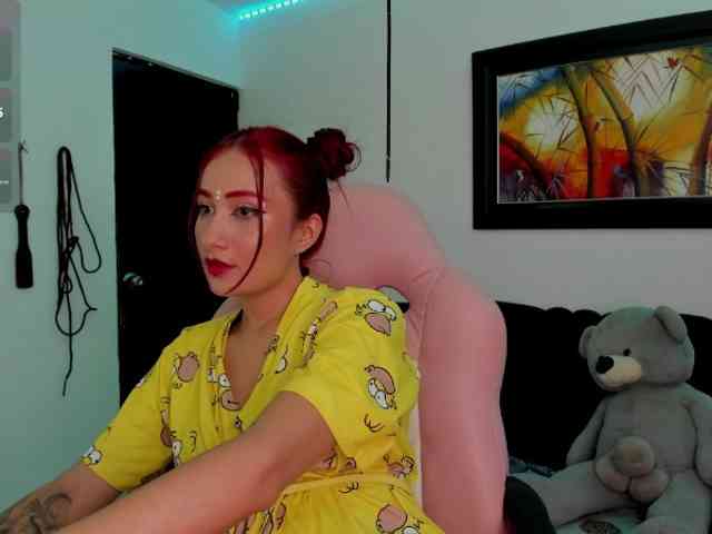 Laurahoot20 webcam