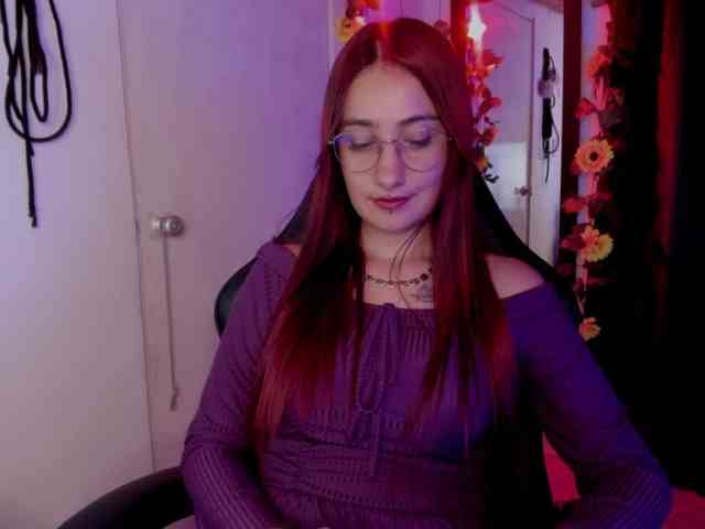 Laurahoot20 webcam