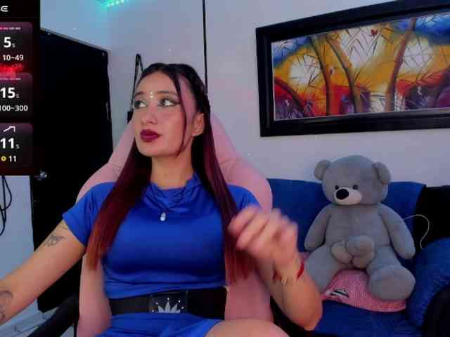 Laurahoot20 webcam