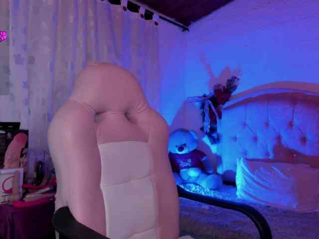 Laurahoot20 Laurahoot20