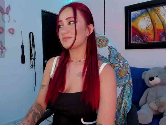 Laurahoot20 webcam