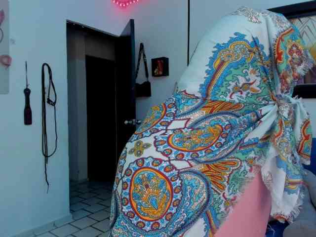 Laurahoot20 webcam