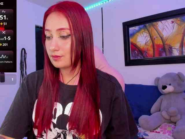 Laurahoot20 webcam