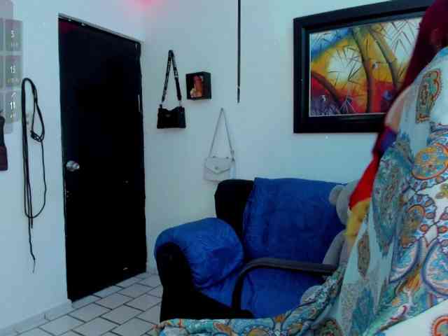 Laurahoot20 webcam