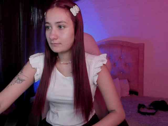 Laurahoot20 webcam