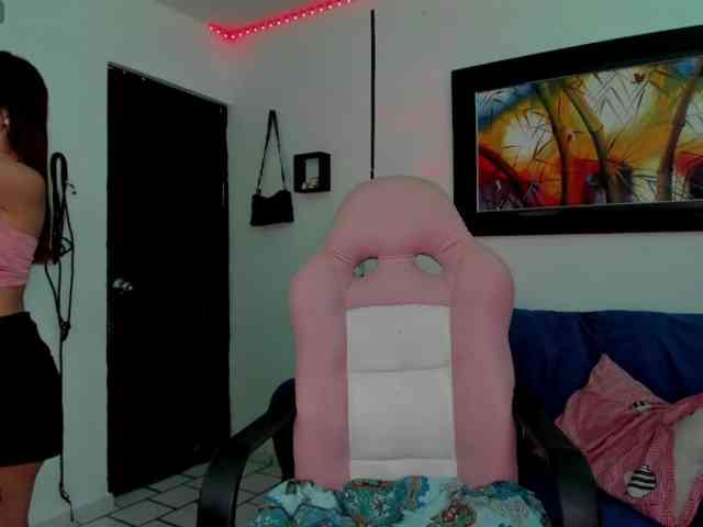 Laurahoot20 webcam