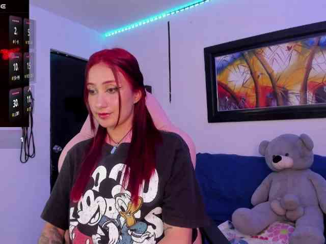 Laurahoot20 webcam