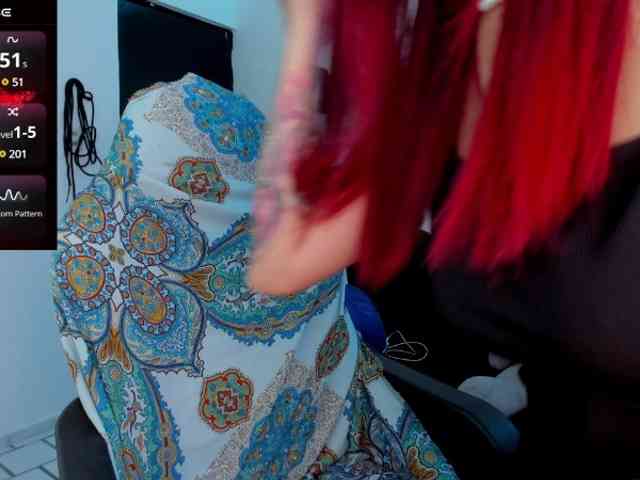 Laurahoot20 webcam