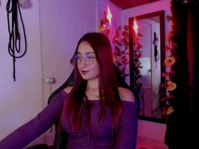 Laurahoot20 webcam