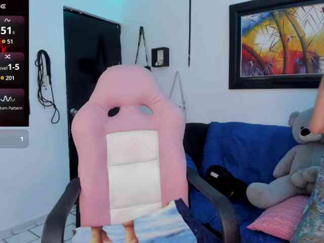 Laurahoot20 webcam