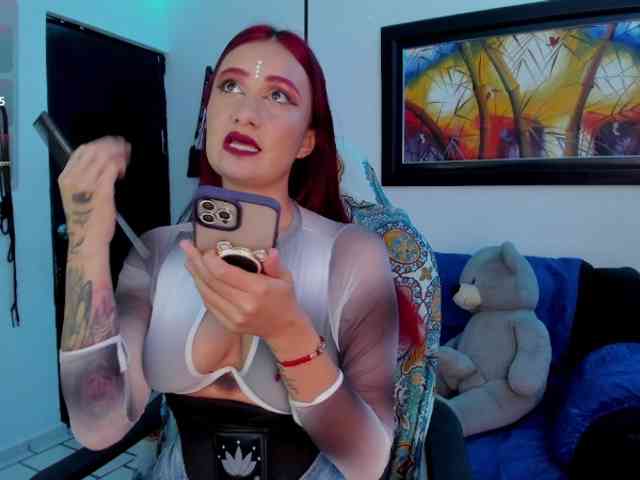 Laurahoot20 webcam